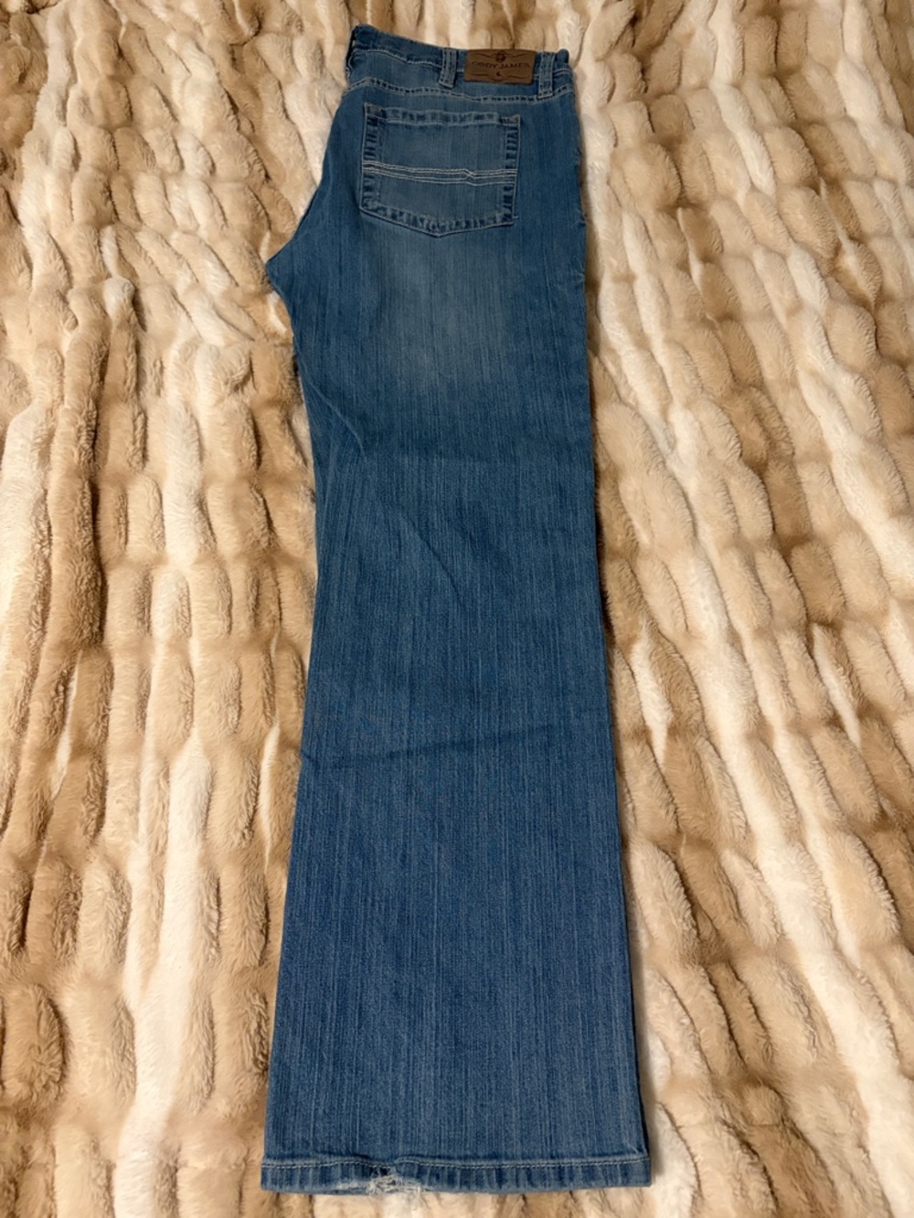 Men's Bootcut Jeans in Medium Blue Wash